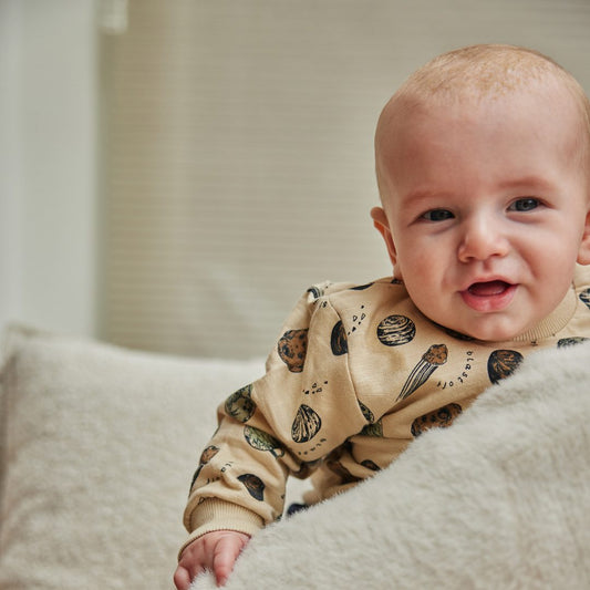 Sweater met Planeten