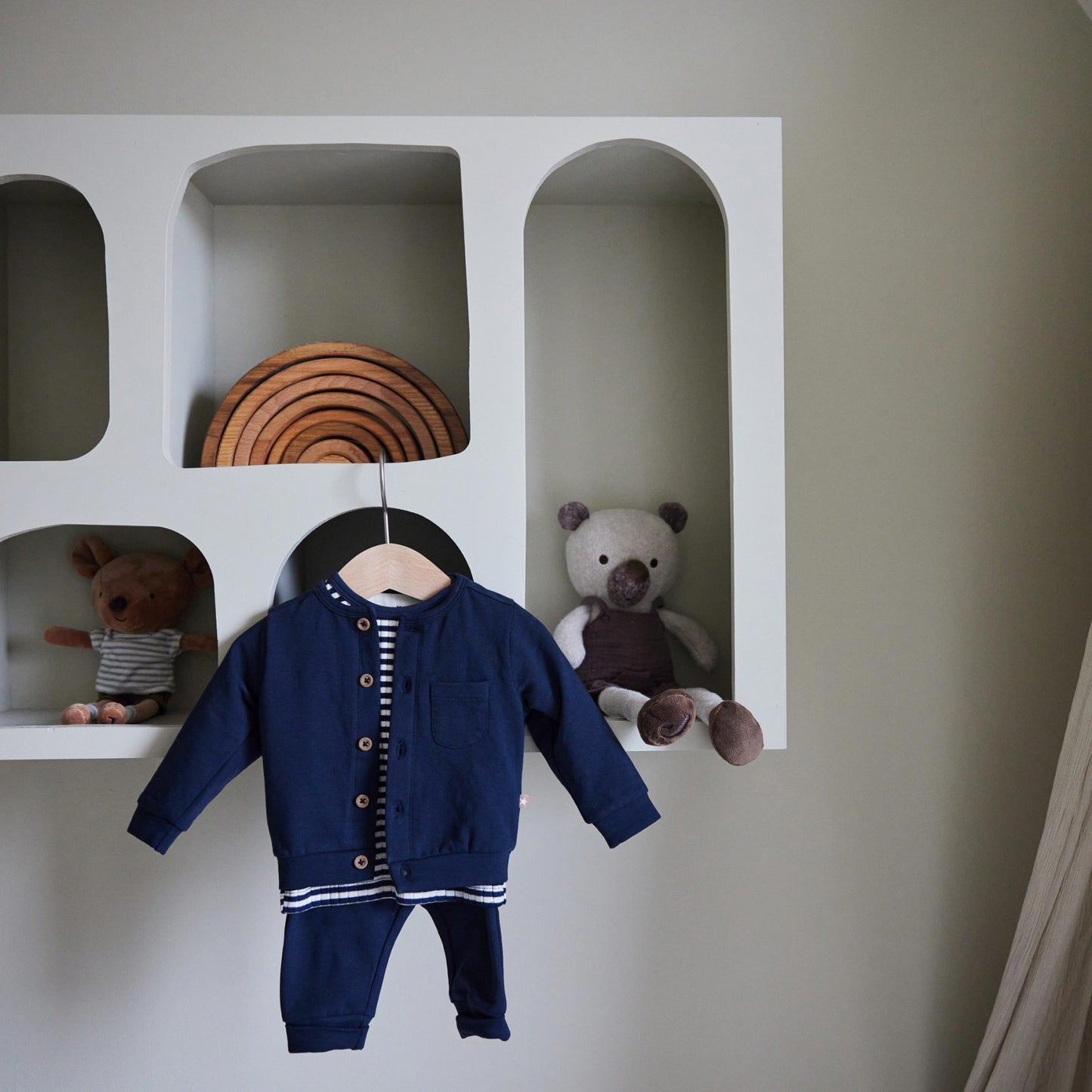 Kledingset met Vestje, Broekje en T-Shirt