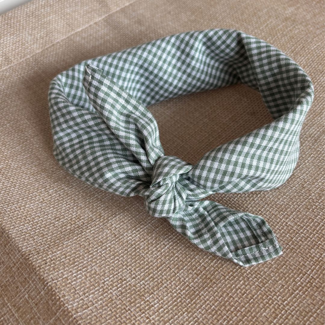 Sage 🌿 – Handgemaakt baby sjaaltje