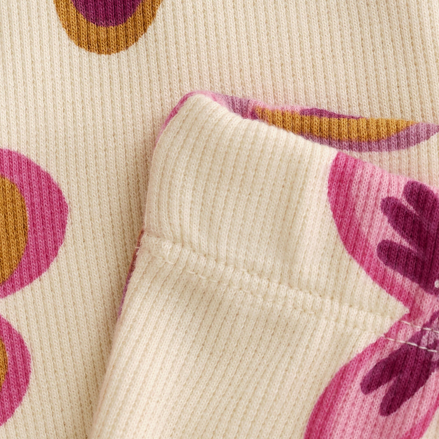 Flared pants met Bloemen