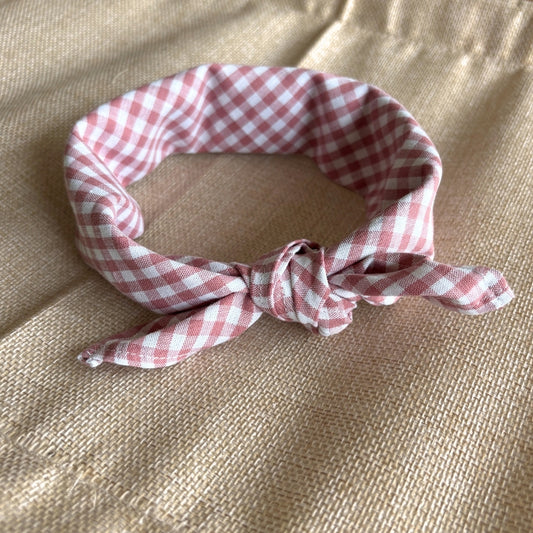 Rosie 🌸 – Handgemaakt baby sjaaltje